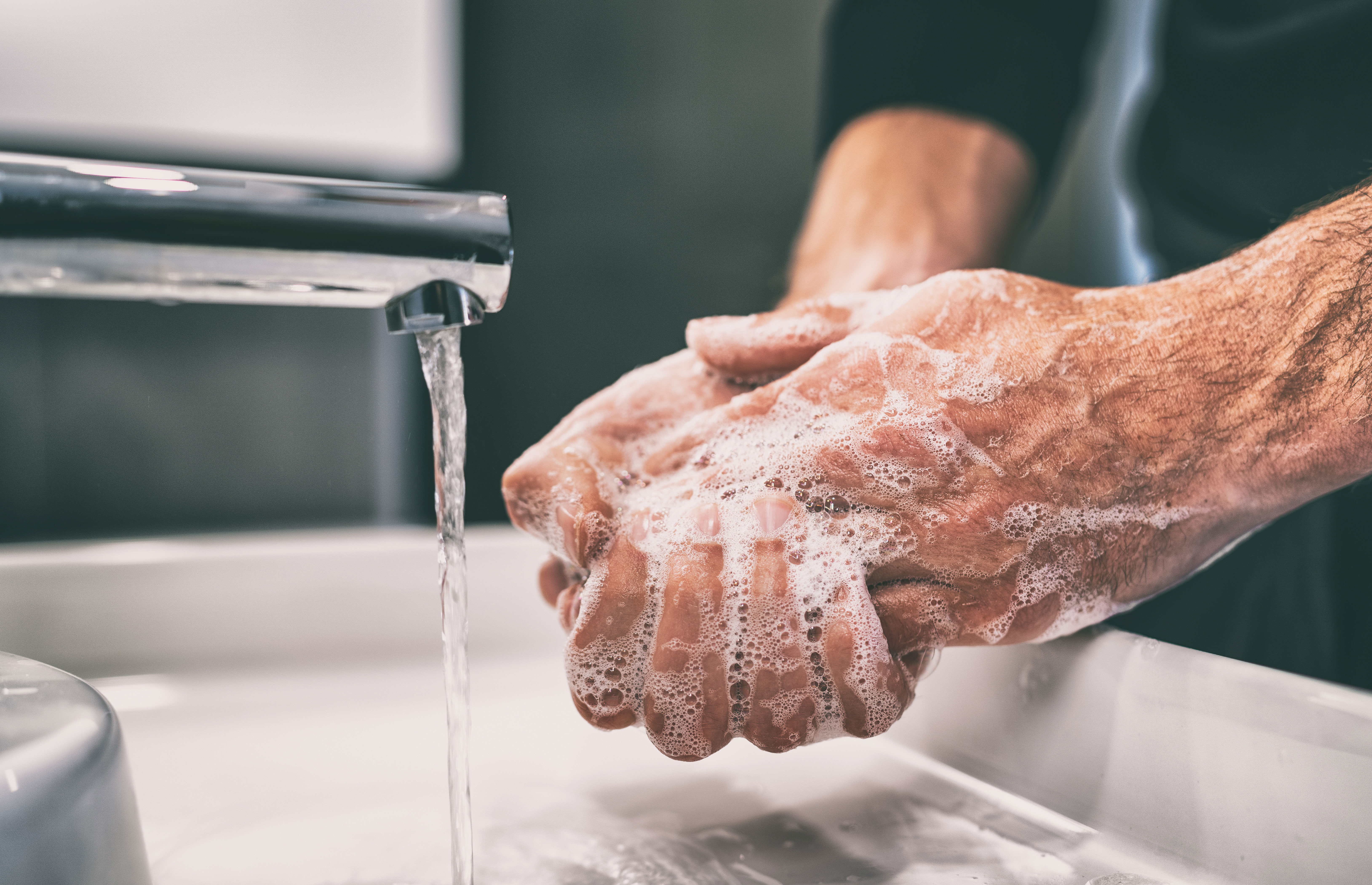 Гигиенические про. Мытье рук. Гигиена рук. Тщательное мытье рук. Мытье рук с мылом.